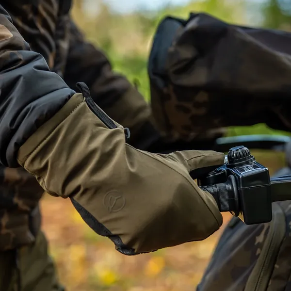 Korda Polar Mittens – Thermal, Waterproof Carp Fishing Gloves